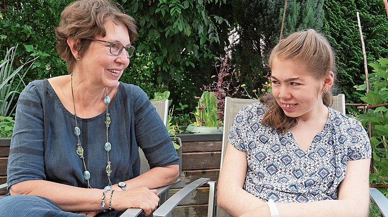 Das Tageszentrum Aarau ist ein wichtiger Teil von Magali Peters Alltag und für ihre Mutter Marianne Peter eine unverzichtbare Entlastung.Bild: zvg