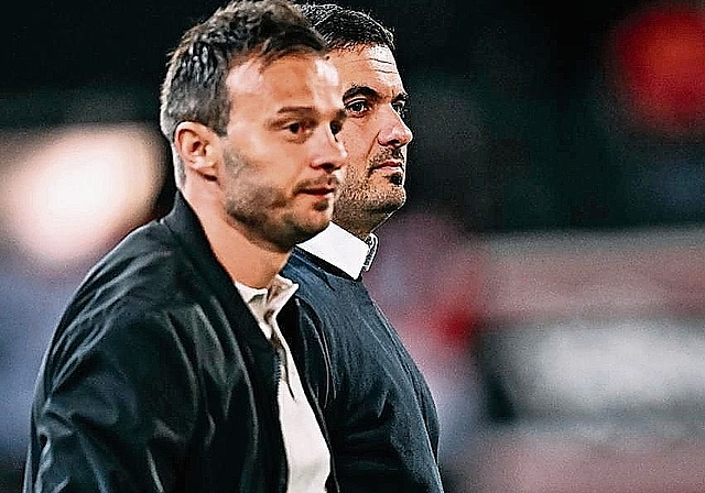 Das Verhältnis zwischen FCA-Sportchef Elsad Zverotic (vorne) und Trainer Brunello Iacopetta gilt als abgekühlt.Bild: Sarah Rölli