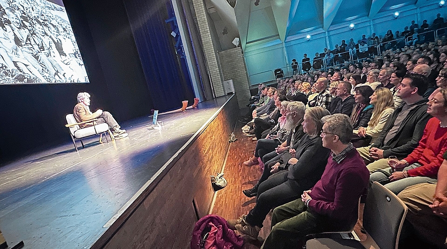 Reinhold Messner sprach in der Bärenmatte in Suhr über Grenzerfahrungen, Angst und Verantwortung. Bild: RAN Reinhold Messner sprach in der Bärenmatte in Suhr über Grenzerfahrungen, Angst und Verantwortung. Bild: RAN