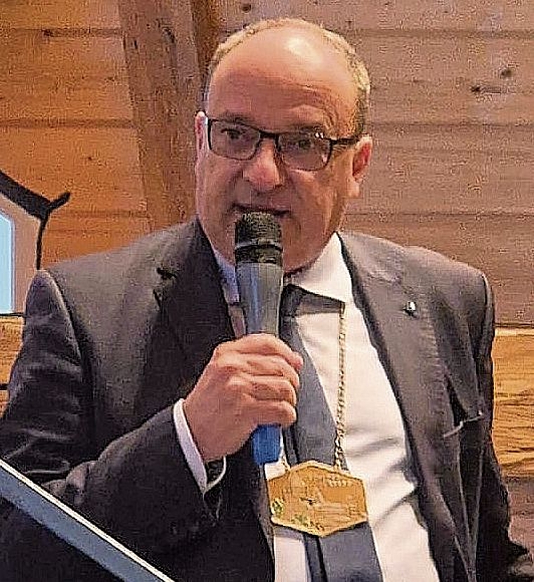 Klare Worte in bewegten Zeiten: Ritter Markus Dieth spricht an der Generalversammlung auf Schloss Liebegg. Bild: VSL