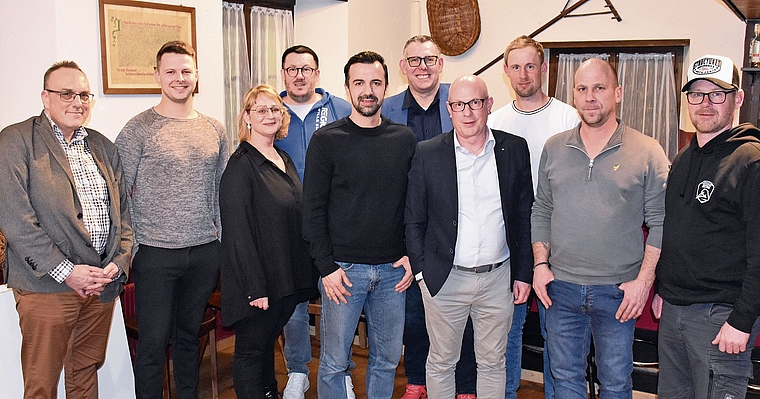 Der Vorstand und die Neumitglieder (von links): Philippe Bally (Kassier), Roger Lüscher (Lüscher & Partner Architekten), Jolanda Flückiger (Fusspflege), Bojan Markovic (Regio Clean), Marco Sucic (Tanz-  und Bewegungsstudio), Markus Wittig (Präsid