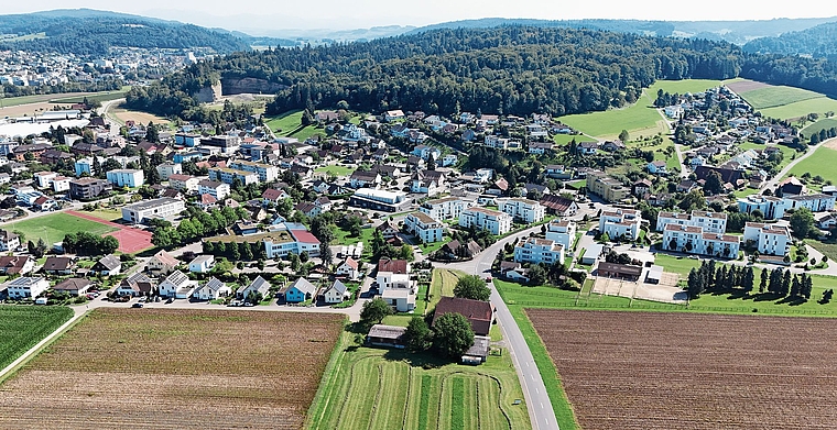 Die Gemeinde Holziken kann für 2025 ein grösseres Plus vermelden als erwartet.Bild: TIZ