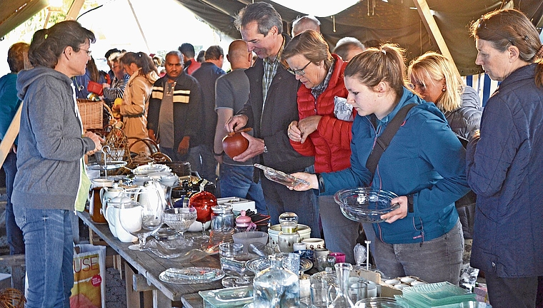 Am Cevi-Flohmarkt herrscht jeweils reger Betrieb.Bild: ZVG