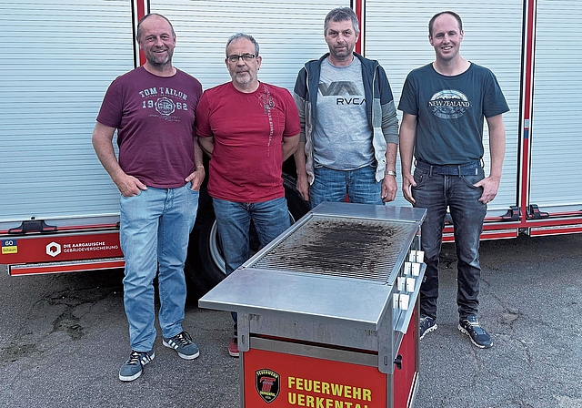 Der Vorstand des Feuerwehrvereins Uerkental (von links): Andreas Kyburz (Kassier), Chömi Hunziker (Präsident), Thomas Hunziker (Vizepräsident), Yves Sommer (Kommandant). Es fehlt Aktuar Jann Grädel.Bild: FWVU