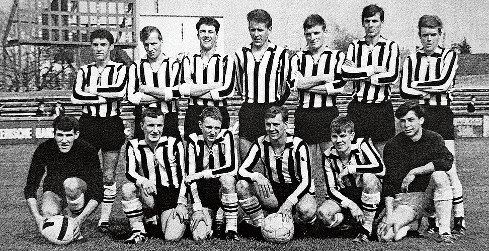 Die Junioren des FC Aarau im Jahr 1964 – mittendrin der junge Hermann «Mäne» Rufli (links, vordere Reihe), am Anfang einer grossen Torhüterkarriere. Bilder: ZVG