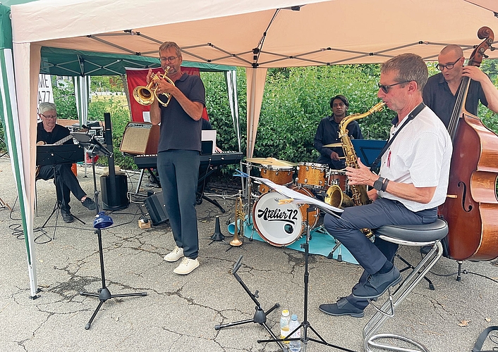 Spielte vor und nach den Festreden: die Pine Time Jazz Band. 