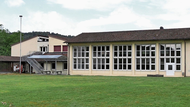 Die Turnhalle in Teufenthal ist in die Jahre gekommen und muss saniert werden. Nun wird über einen Neubau diskutiert.Bild: Jörn Kerckhoff