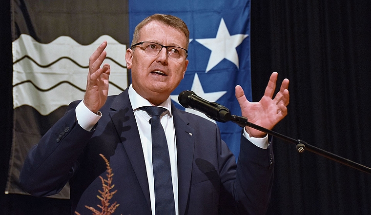 Holzbau-Unternehmer und SVP-Nationalrat Thomas Burgherr will die Entschädigung der Parlamentarier senken und damit das Milizsystem im Bundeshaus stärken. Bild: RAN