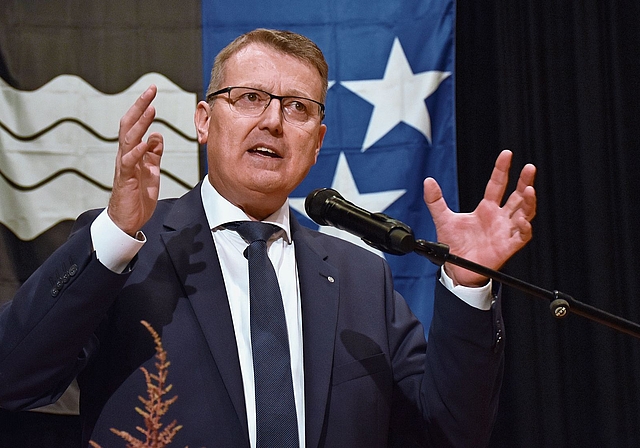 Holzbau-Unternehmer und SVP-Nationalrat Thomas Burgherr will die Entschädigung der Parlamentarier senken und damit das Milizsystem im Bundeshaus stärken. Bild: RAN