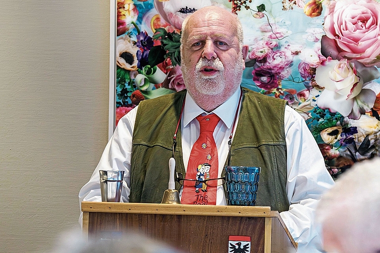 Präsident Heinz Rennhard bei der Generalversammlung des Jodlerklubs Aarau. 