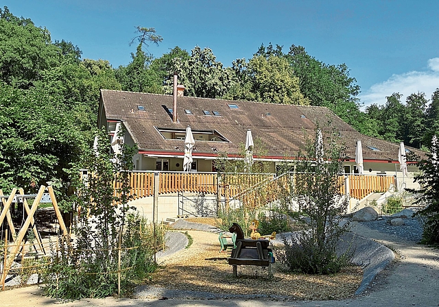 Das Restaurant im Roggenhausen nach der Sanierung mit grösserer Terasse und Spielplatz direkt daneben.Bilder: Sarah Moll