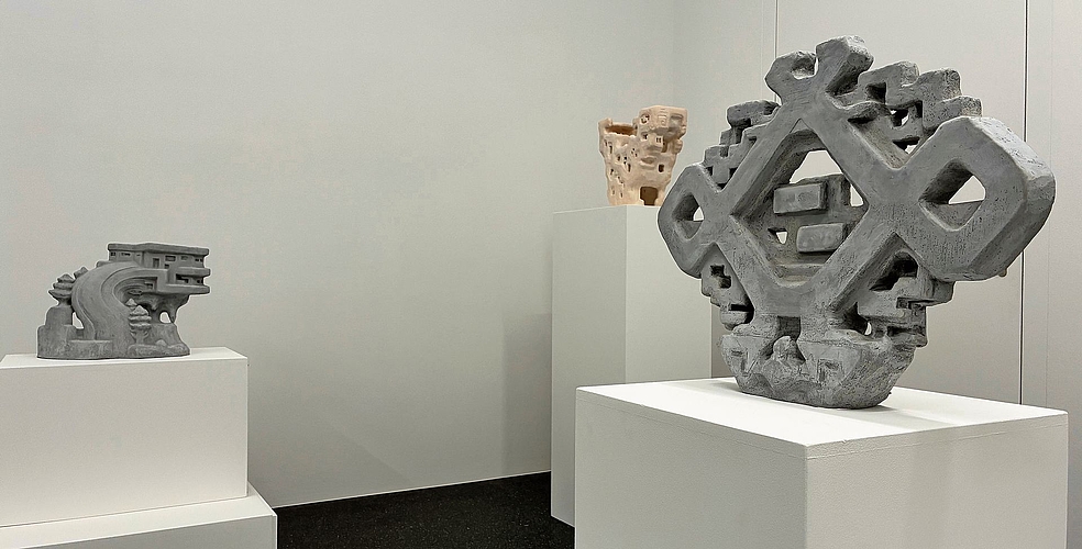 Links «Gebäude und Monumente» von Andreas Dobler, rechts die 3D-gedruckte Lithophanie von Levent Pinarci.Bilder: Sarah Moll