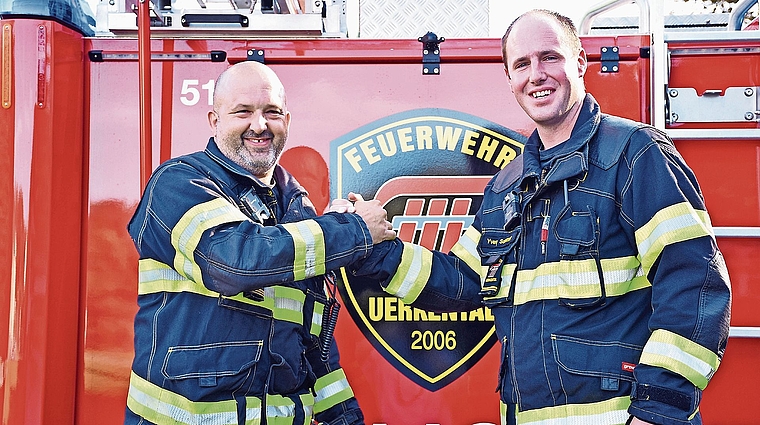 Zwei der drei Kommandanten: Anfang 2024 übergab Thomas Räss (links) das Kommando der Feuerwehr Uerkental an Yves Sommer.Bild: RAN/Archiv