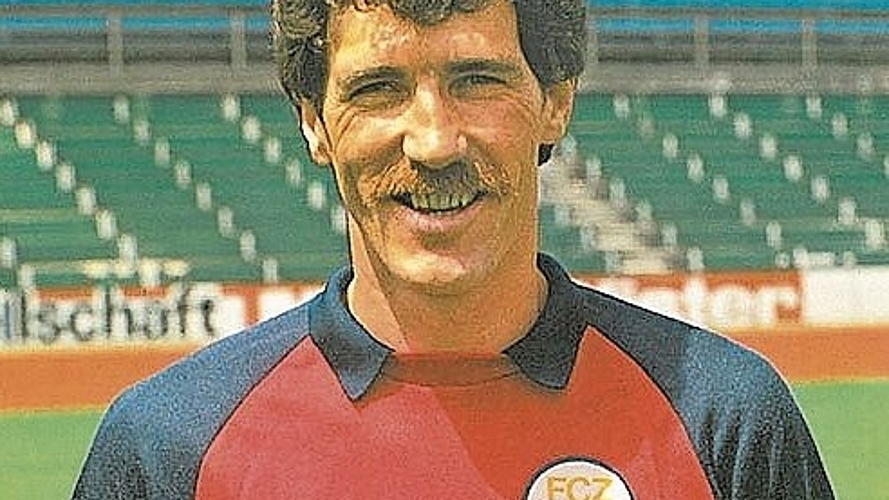 Autogrammkarte aus seiner Zeit beim FC Zürich: Hermann «Mäne» Rufli als erfahrener Rückhalt des Stadtclubs und zweiter Torhüter hinter Karl Grob.