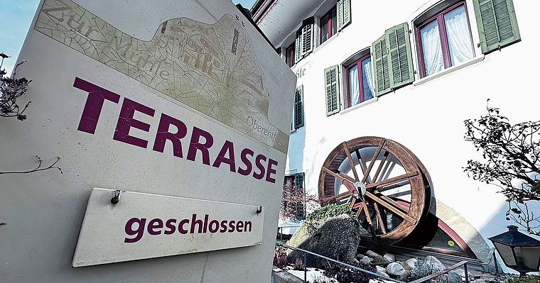 Nicht nur die Terrasse der ‹Mühle› in Oberentfelden ist geschlossen, sondern der ganze Betrieb. Bild: RAN