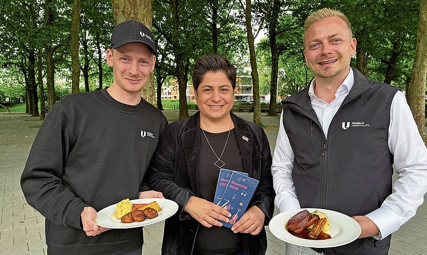 Maienzugkommissionspräsidentin Silvia Dell’Aquila mit Laurent (links) und Gérôme Ullrich von der Streetfood Company.Bild: Sarah Moll
