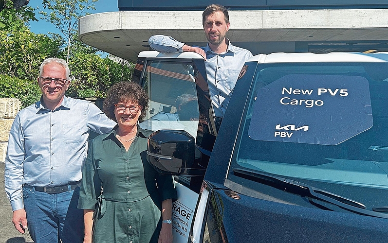 Sie leiten den Familienbetrieb: Daniel Imfeld, Geschäftsführer, Barbara Imfeld, Administration,  und Patrick Imfeld, Leiter Werkstatt.Bilder: agu