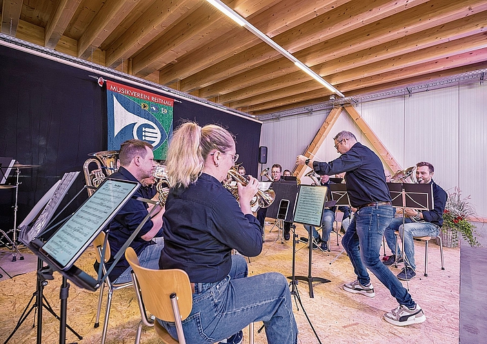 Das Frühschoppenkonzert des Musikvereins Reitnau begeisterte.Bild: Suhre Garage Das Frühschoppenkonzert des Musikvereins Reitnau begeisterte.Bild: Suhre Garage