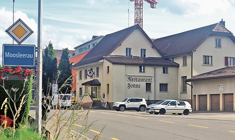 Die Gemeinde Moosleerau hat das «Sonnen»-Areal gekauft. Nun plant sie eine Überbauung mit Coop, Platz für Verwaltung und Alterswohnungen.Bild: Peter Weingartner
