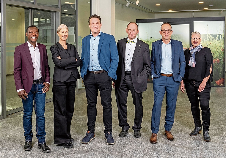 Gemeinderat Gränichen, Legislatur 2026 bis 2029 (von links): Ignatius Ounde, Barbara Zobrist Weber, Gemeindeammann Andreas Fetscher (Ammann), Vizeammann Manuel Eichenberger, Beat Steiner und Gemeindeschreiberin Andrea Geissmann.Bild: Foto Basler
