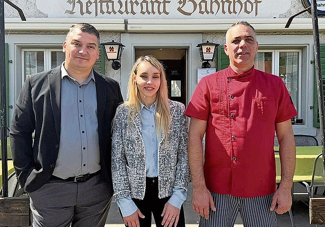 Das neue Team (von links): Alkest und Kristina Nikolli mit Giovanni Cutri.Bild: kf