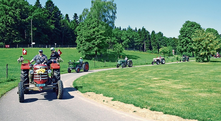 Am Pfingstmontag ist die Traktorenausfahrt durch die Region längst zur Tradition geworden.Bild: ST.