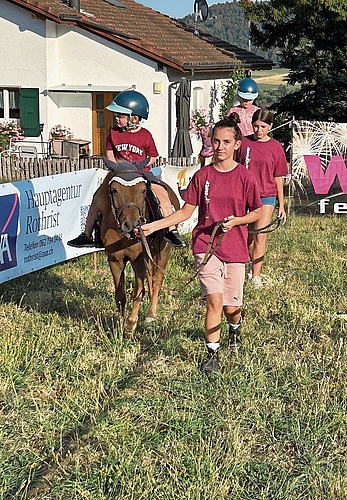 Das geführte Ponyreiten war bei den Jüngsten sehr beliebt.