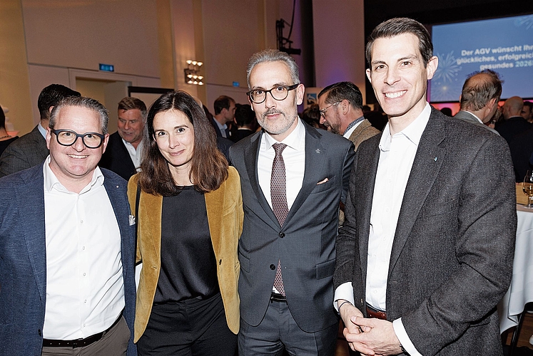 Die FDP-Politiker umgarnen den Direktor der UBS Aargau/Solothurn (von links): Badens Stadtrat Philippe Ramseier, Nationalrätin Maja Riniker aus Suhr, André Spycher (UBS) und Ständerat Thierry Burkart.