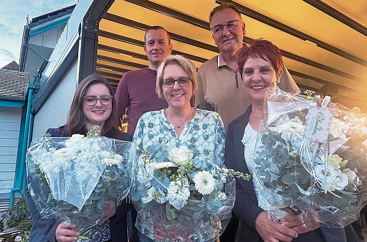 Die neu- beziehungsweise wiedergewählten Vorstandsmitglieder des Gewerbevereins Oberes Suhrental (von links): Aktuarin Nadia Baumann, Kassier Stefan Fischer, Beisitzerin Barbara Hunziker, Vizepräsident Alex Erismann und Präsidentin Rita Rölli.Bil Die neu- beziehungsweise wiedergewählten Vorstandsmitglieder des Gewerbevereins Oberes Suhrental (von links): Aktuarin Nadia Baumann, Kassier Stefan Fischer, Beisitzerin Barbara Hunziker, Vizepräsident Alex Erismann und Präsidentin Rita Rölli.Bilder: Agu