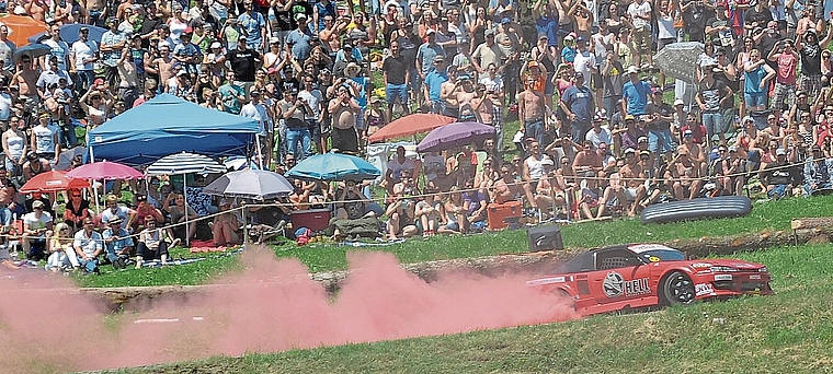 Wenn am 28. Juni wieder Tausende nach Reitnau ans Bergrennen pilgern, soll auch das örtliche Gewerbe davon profitieren.Bild: TIZ/Archiv