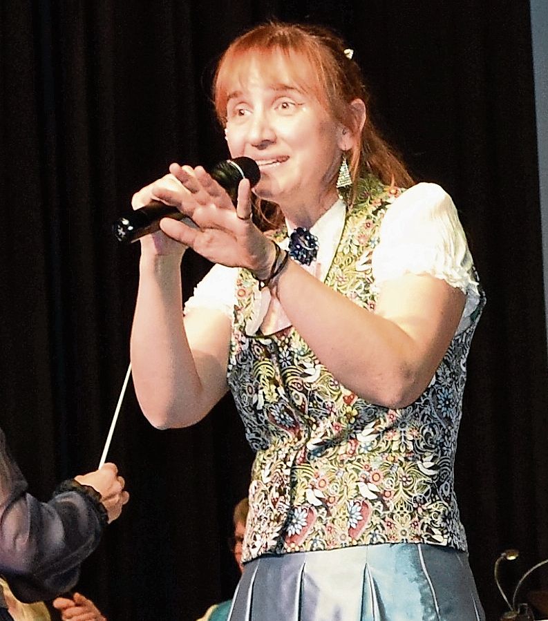 Nicht nur am Klavier: Manja Gautschi begleitete auch drei Stücke gesanglich.