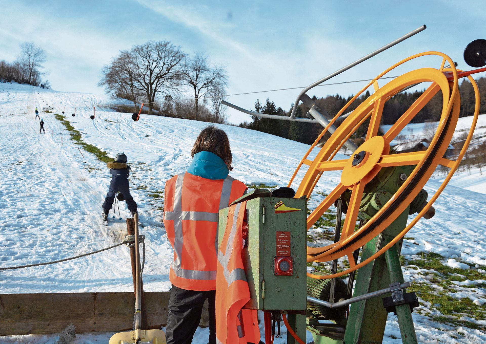Ein Stück Bottenwiler Geschichte: Der Skilift im Graben, Baujahr 1972, verrichtet seit Jahrzehnten treu seinen Dienst. Hier haben Generationen von Bottenwilerinnen und Bottenwilern das Skifahren gelernt.