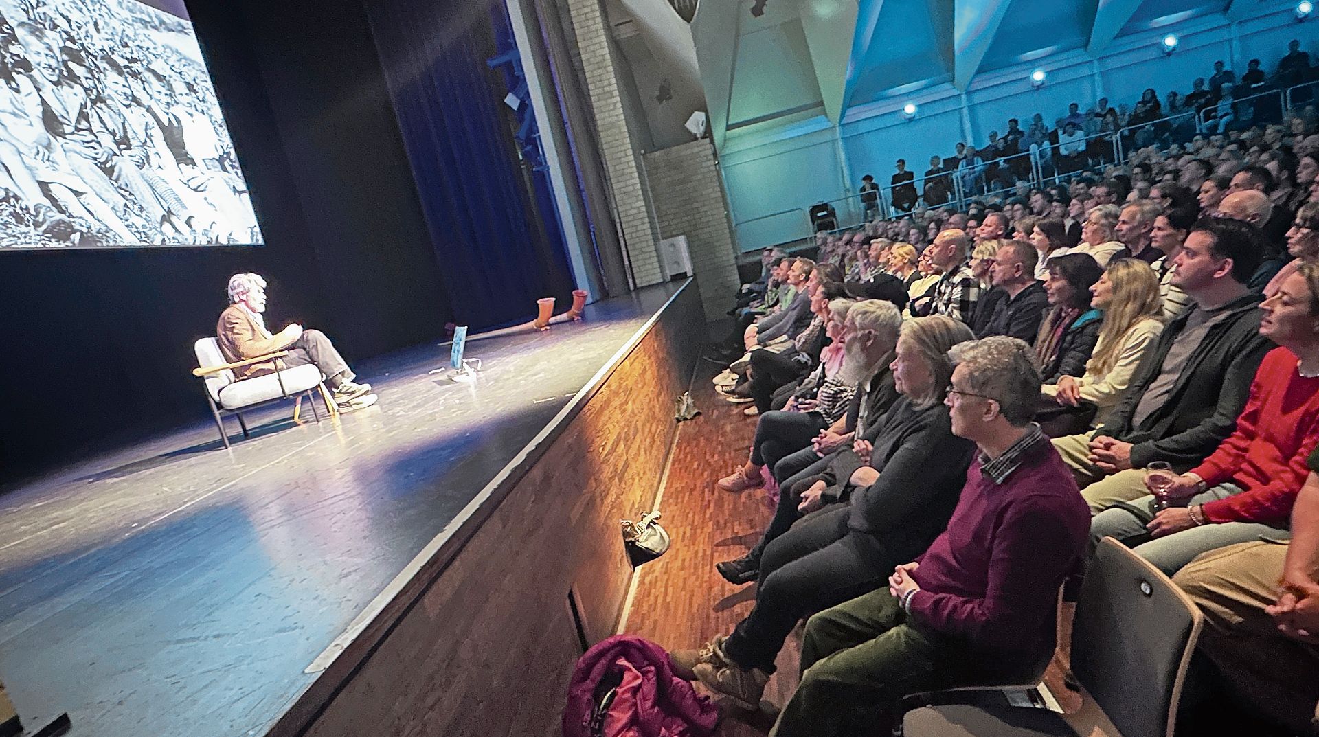 Reinhold Messner sprach in der Bärenmatte in Suhr über Grenzerfahrungen, Angst und Verantwortung. Bild: RAN Reinhold Messner sprach in der Bärenmatte in Suhr über Grenzerfahrungen, Angst und Verantwortung. Bild: RAN