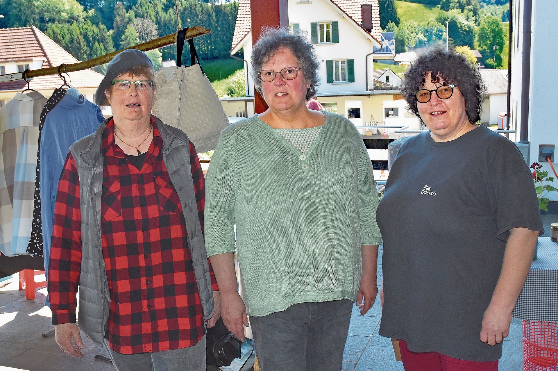 Verena Leuenberger, Daniela Segmüller und Sabine Linder organisierten den ersten Verkaufs- und Tauschmarkt in Bottenwil.