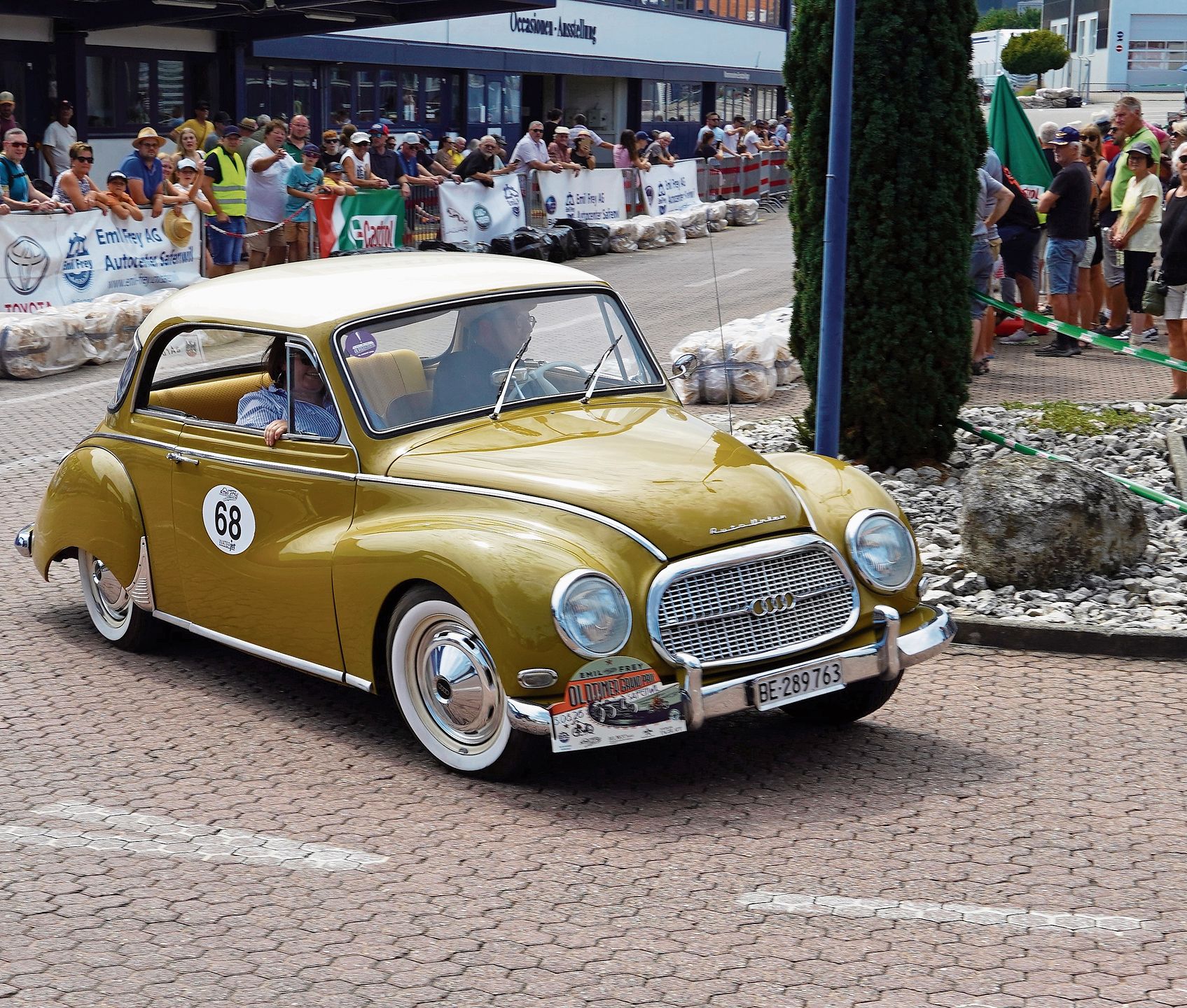 DKW Auto Union 1000, 1958, mit imposanter Federung.