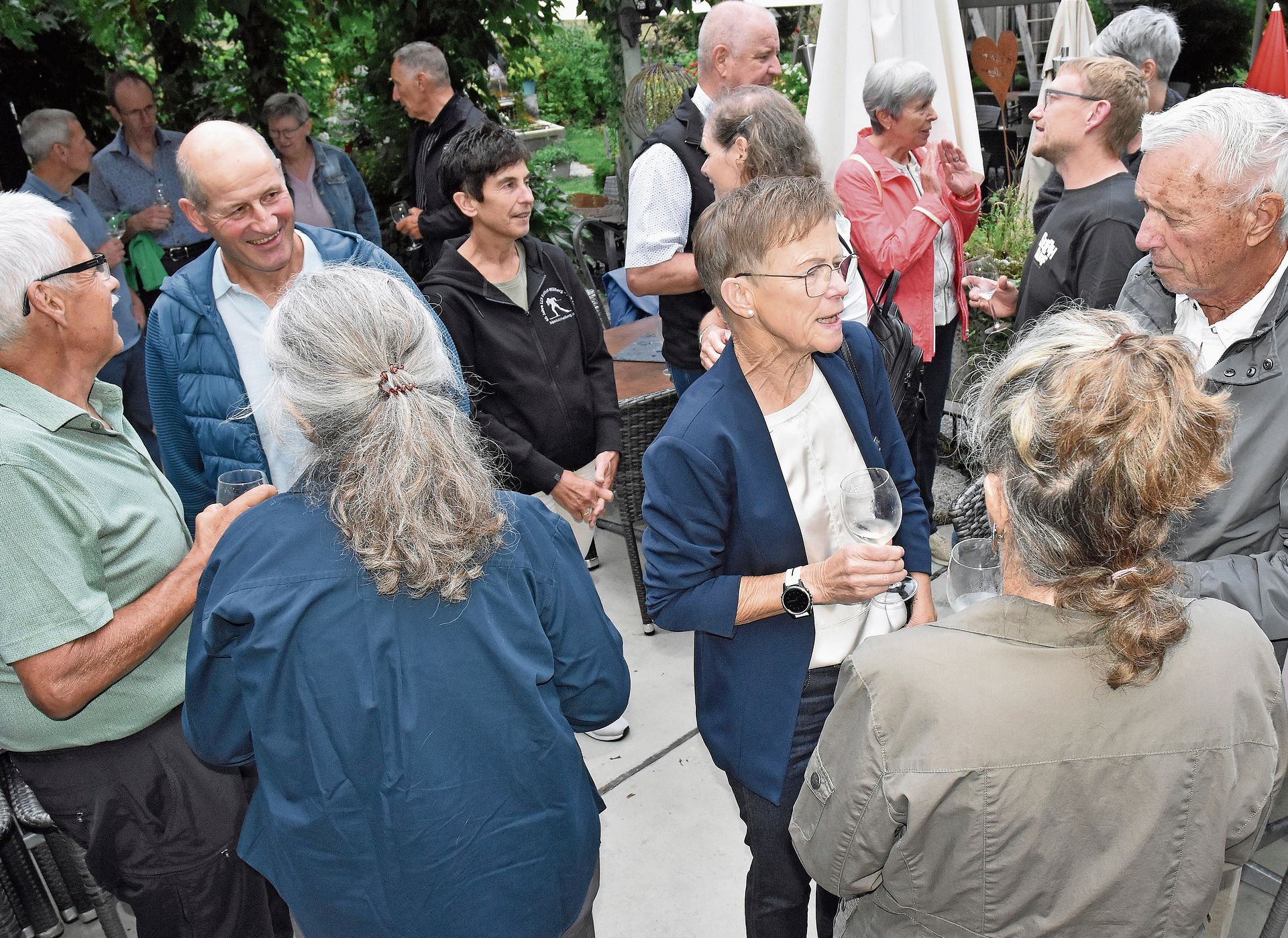 Der Apéro vor Jahresrückblick und Nachtessen im Uerkesaal vom Gasthuus Moosersagi erfreute sich grosser Beliebtheit. Bilder: Alfred Weigel Der Apéro vor Jahresrückblick und Nachtessen im Uerkesaal vom Gasthuus Moosersagi erfreute sich grosser Beliebtheit. Bilder: Alfred Weigel