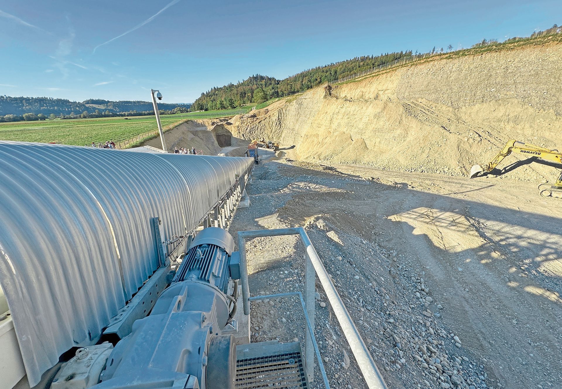 Ein Blick auf einen Teil des neuen, 350 Meter langen Förderbands für den Kiesabbau am Stoltenrain in Staffelbach. Bilder: RAN Ein Blick auf einen Teil des neuen, 350 Meter langen Förderbands für den Kiesabbau am Stoltenrain in Staffelbach. Bilder: RAN