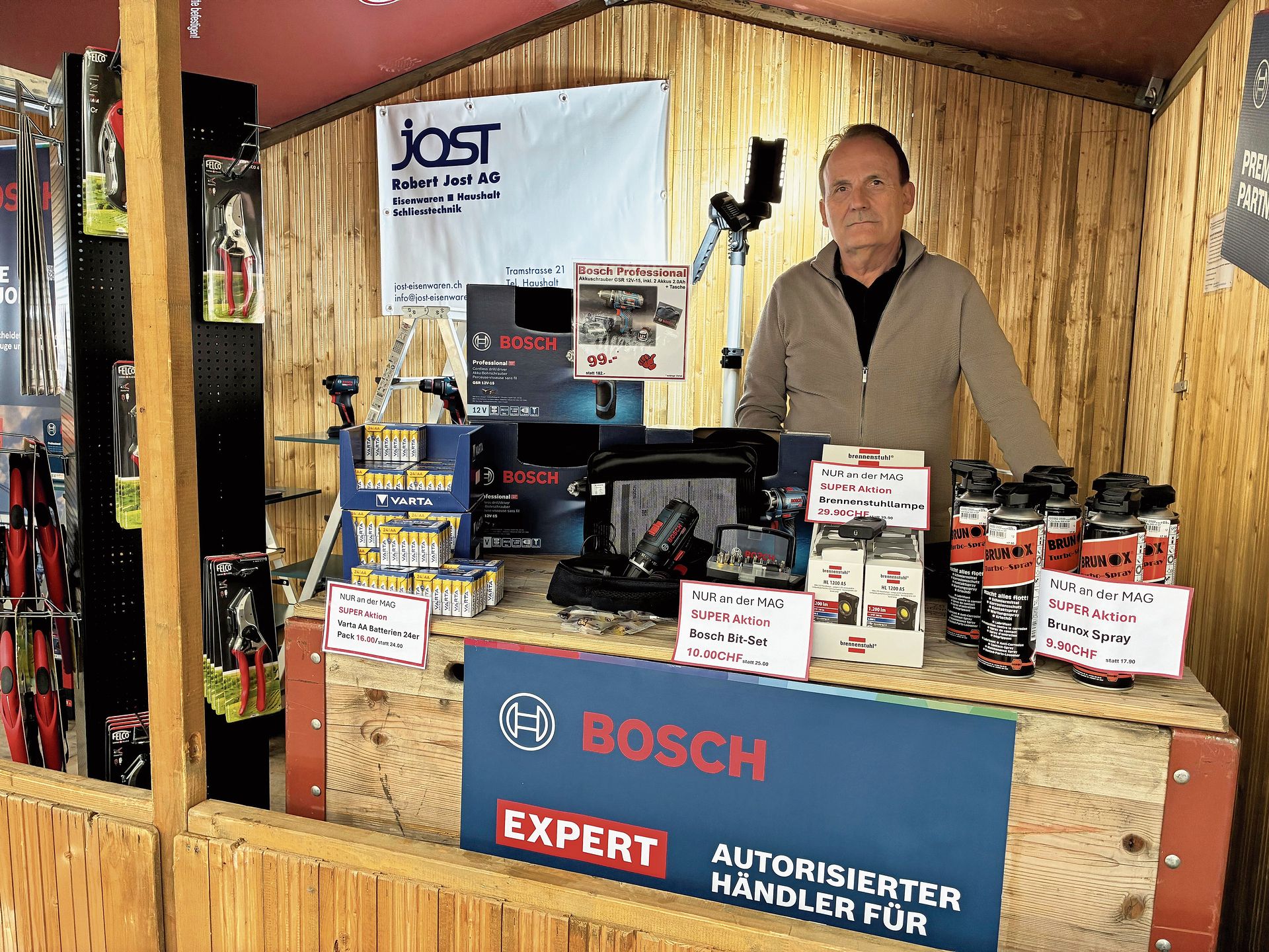 Werkzeug- und Haushaltartikel gabs bei der Robert Jost AG. Werkzeug- und Haushaltartikel gabs bei der Robert Jost AG.