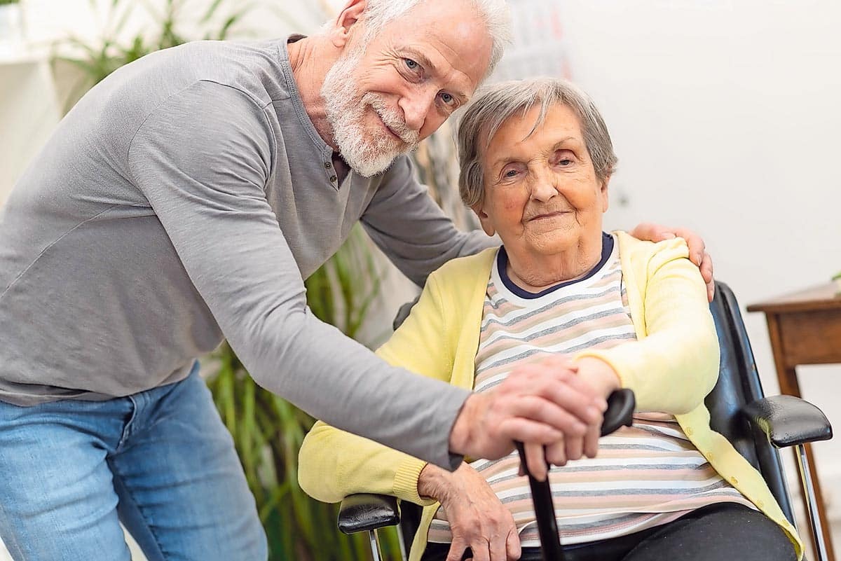 La_Vom_Besuchsverbot_shutterstock_1682512108 Unter Einhaltung der Vorschriften sind Besuche in Spitälern und Heimen wieder möglich | Der Landaneziger