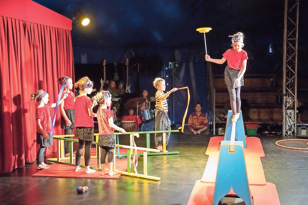 La_Wunderplunder junge Artisten waehrend der Hauptprobe (1) Theaterzirkus «Wunderplunder» zu Gast in Aarau | Der Landanzeiger
